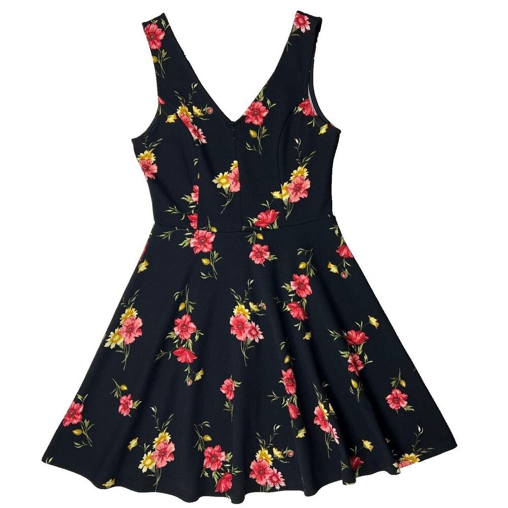 Soprano Fit Flare Dress Sleeveless Black Floral Print V Neck Full Skirt Medium